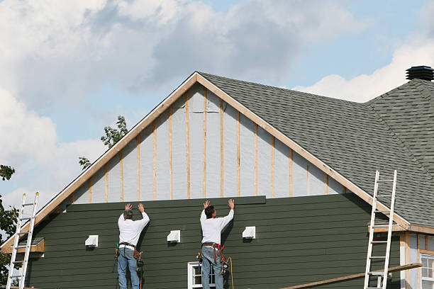 Professional Siding Installation technician working in Richfield, NC